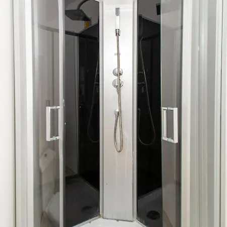 Appartement Deluxe - Climatise - Wifi - Tv Connectee - Parking 1mn A Pied