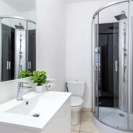 Appartement Deluxe - Climatise - Wifi - Tv Connectee - Parking 1mn A Pied *